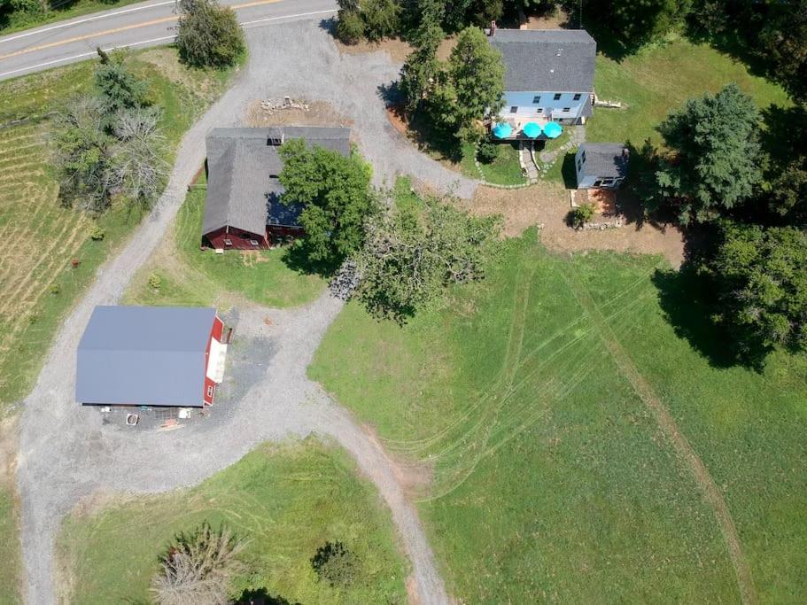 Craftsman Hideaway At The 1841 Farmhouse Chester Exterior photo
